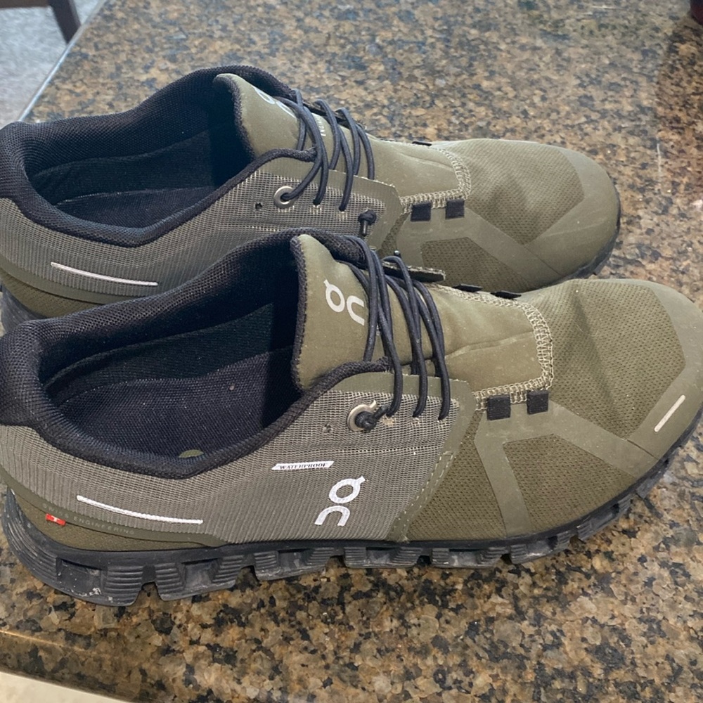 On green tennis shoes